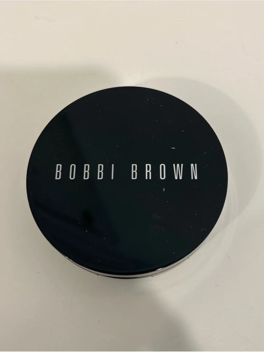 Bobbi Brown Bronzing Powder - Black Compact. Color-Natural